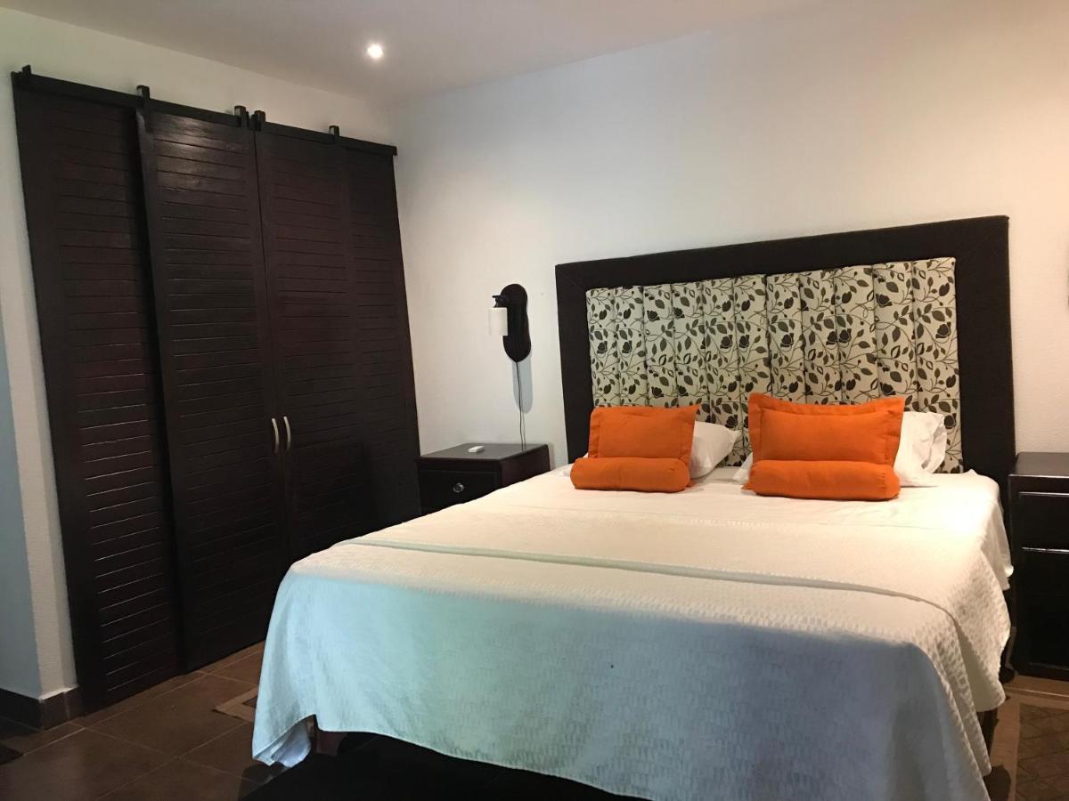 Bed and Breakfast Cotton House De Labrador Екстер'єр фото