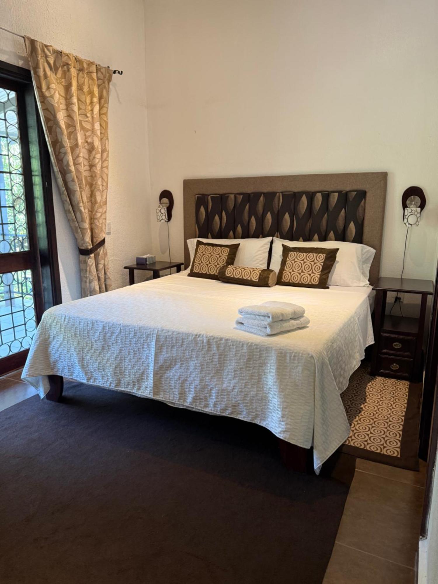 Bed and Breakfast Cotton House De Labrador Екстер'єр фото